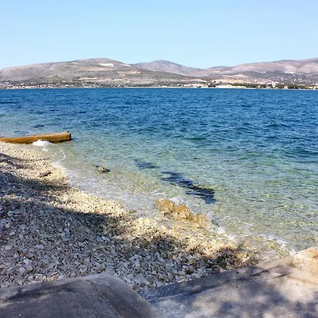 Seaside House Arbanija, Ciovo - 11738 בית נופש *